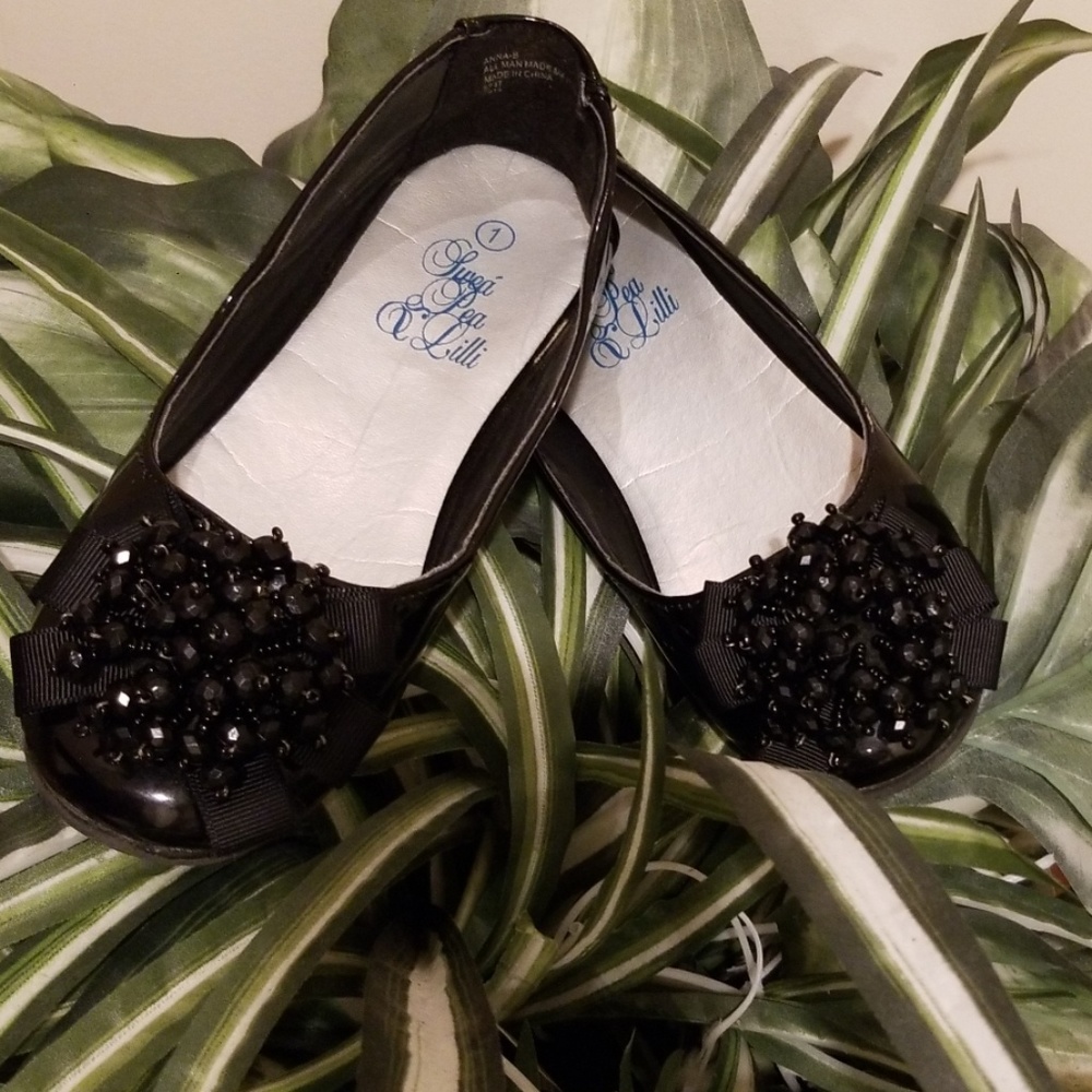 Girls Black Shoes size 1